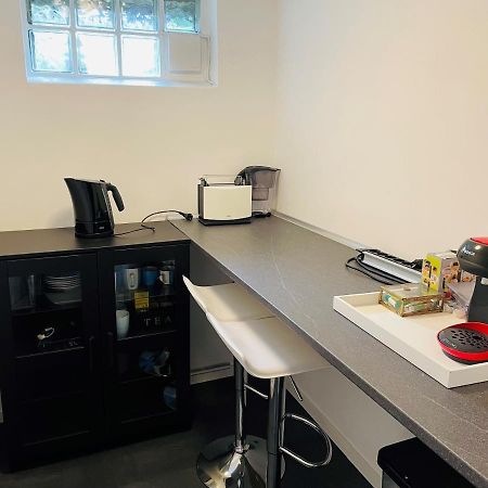 Souterrain Zimmer Mit Separatem Eingang Und Bad Düsseldorf Extérieur photo