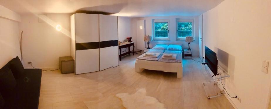 Souterrain Zimmer Mit Separatem Eingang Und Bad Düsseldorf Extérieur photo