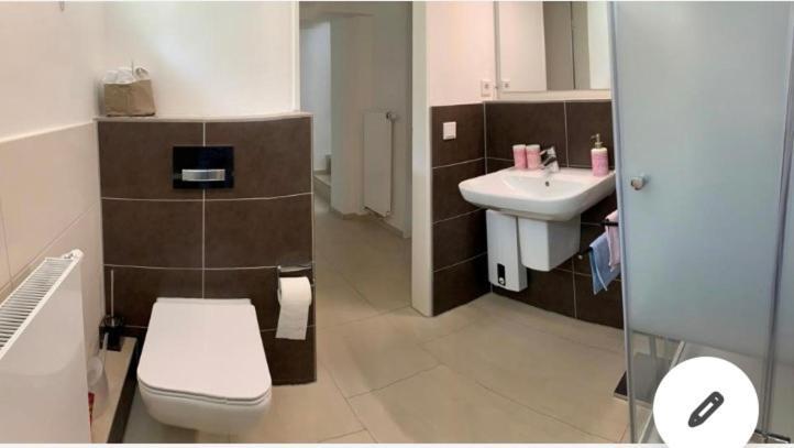 Souterrain Zimmer Mit Separatem Eingang Und Bad Düsseldorf Extérieur photo